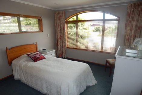 Photo of property in 43 Kew Road, Westport, 7825