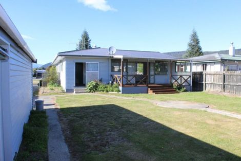 Photo of property in 6 Mararoa Drive, Manapouri, 9679