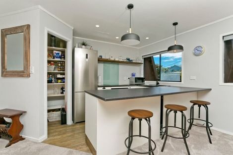 Photo of property in 8/27 Rangatira Road, Birkdale, Auckland, 0626