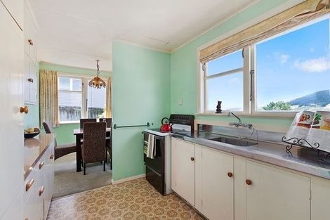 Photo of property in 25 Turkington Street, Tawa, Wellington, 5028