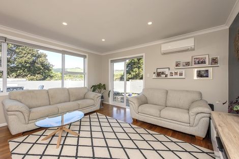 Photo of property in 15 Mascot Street, Tawa, Wellington, 5028