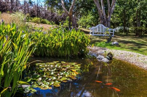 Photo of property in 58 Gillespie Place, Acacia Bay, Taupo, 3385