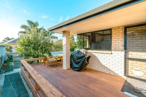 Photo of property in 98 Rototuna Road, Rototuna, Hamilton, 3210