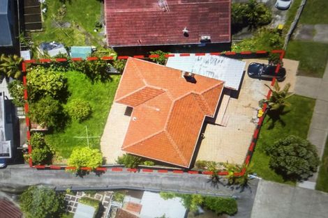 Photo of property in 2/322 East Coast Road, Sunnynook, Auckland, 0632