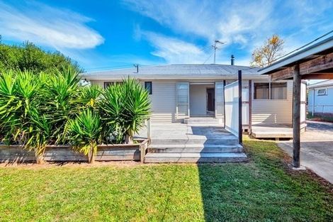 Photo of property in 30 Sutton Crescent, Papakura, 2110