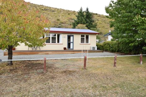 Photo of property in 8 Black Peak Road, Omarama, 9412