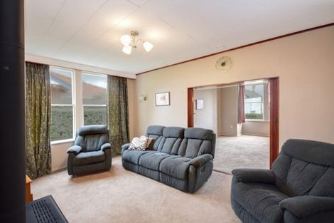 Photo of property in 37 Oxford Street, South Dunedin, Dunedin, 9012