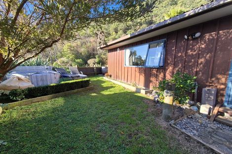 Photo of property in 4 Heather Place, Picton, 7220