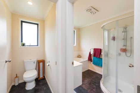 Photo of property in 4 Northbrook Court, Roslyn, Palmerston North, 4414