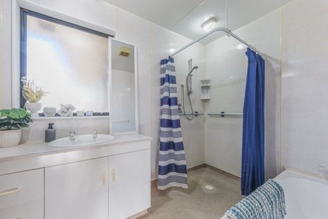 Photo of property in 2 Harcourt Place, Wakefield, 7025