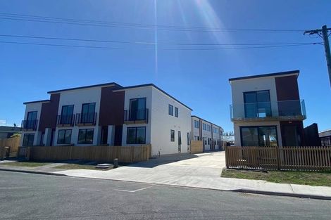 Photo of property in 9/1 Sylvan Crescent, Te Atatu South, Auckland, 0610