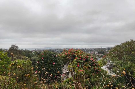 Photo of property in 2/2 Barker Rise, Northcross, Auckland, 0632