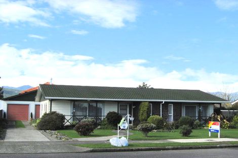 Photo of property in 48 Rimu Street, Levin, 5510