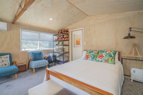 Photo of property in 2 Ridge Road, Tairua, 3508