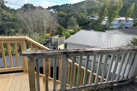 Photo of property in 1 Peckham Grove, Tawa, Wellington, 5028