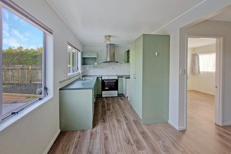 Photo of property in 112a Tiroroa Avenue, Te Atatu South, Auckland, 0610