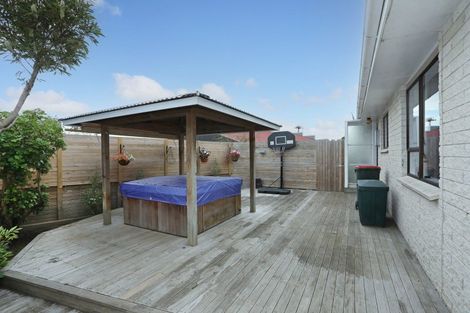 Photo of property in 12 Hammond Street, Bulls, 4818