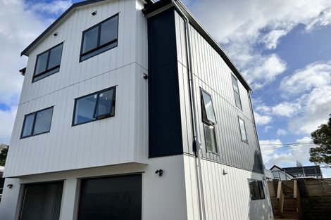 Photo of property in 2/43 Tirimoana Road, Te Atatu South, Auckland, 0602