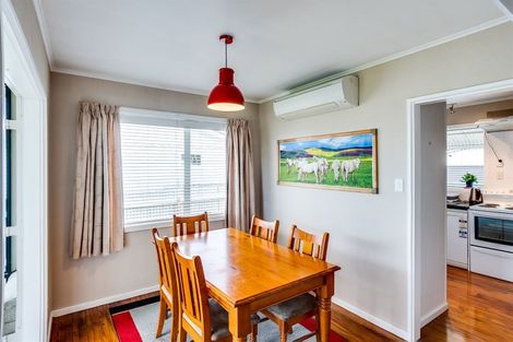 Photo of property in 90 Bill Hercock Street, Pirimai, Napier, 4112