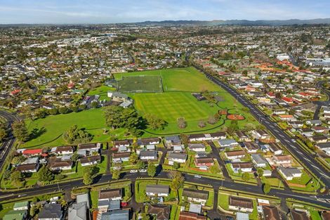 Photo of property in 2/79 Luanda Drive, Ranui, Auckland, 0612