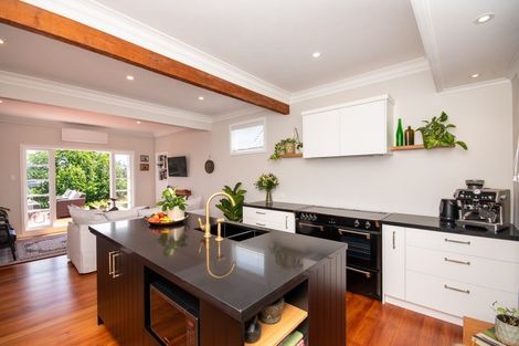 Photo of property in 6 Coleman Terrace, Hospital Hill, Napier, 4110
