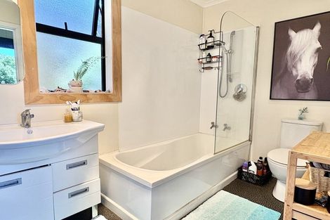 Photo of property in 16 Frasers Road, Glenross, Dunedin, 9011