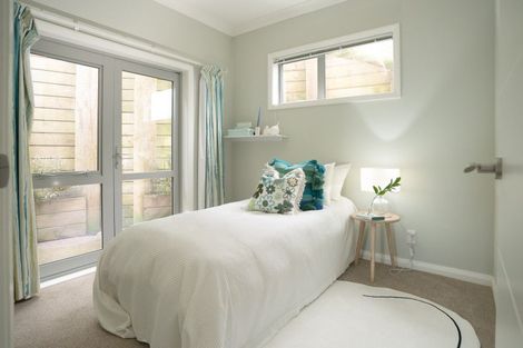 Photo of property in 118a Nicholson Road, Khandallah, Wellington, 6035