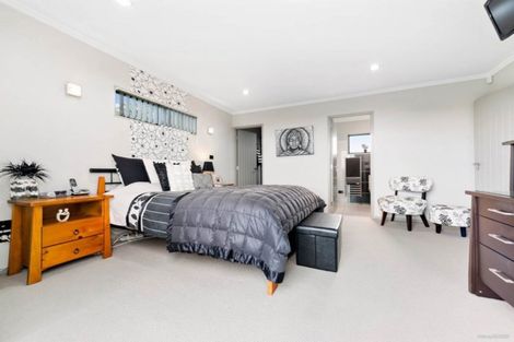 Photo of property in 8 Ellivani Rise, Pukekohe, 2120