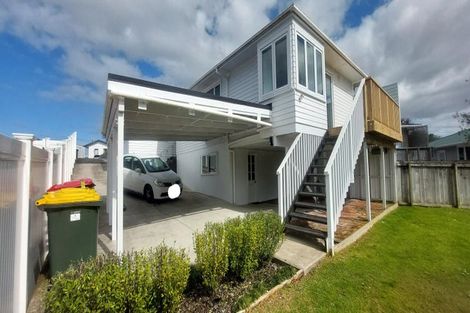 Photo of property in 9 Maybelle Place, Kelston, Auckland, 0602