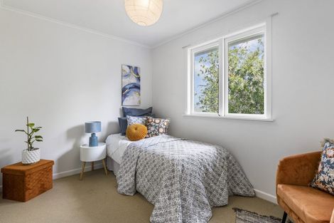 Photo of property in 19 Park Road, Glenfield, Auckland, 0629