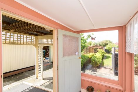 Photo of property in 34 Florence Avenue, Palmerston North, 4414