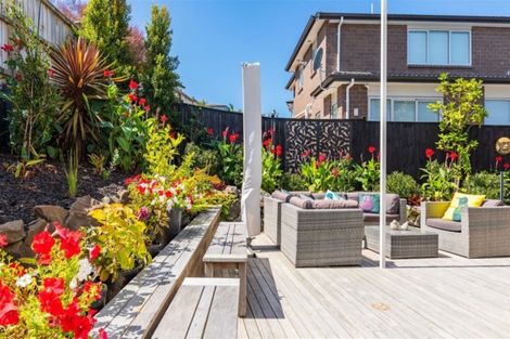 Photo of property in 15 Tawa Place, Orewa, 0931