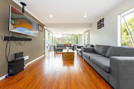 Photo of property in 17b Tawa Crescent, Manurewa, Auckland, 2102