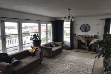 Photo of property in 12 Coniston Avenue, Te Atatu South, Auckland, 0610