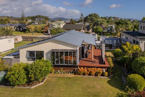 Photo of property in 15 Martin Place, Cooks Beach, Whitianga, 3591