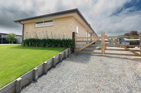 Photo of property in 7 Eric Batchelor Place, Waimate, 7924