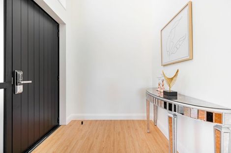 Photo of property in 14 Emerald Avenue, Rosehill, Papakura, 2113