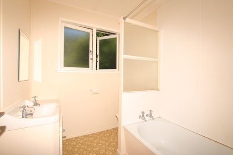 Photo of property in 76 Oakdale Road, Mount Roskill, Auckland, 1041