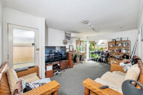 Photo of property in 15 Universal Drive, Henderson, Auckland, 0610
