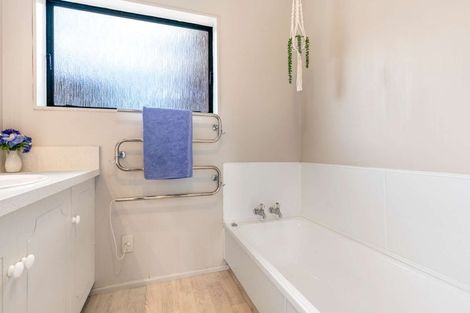 Photo of property in 8a Inverell Place, Mount Maunganui, 3116