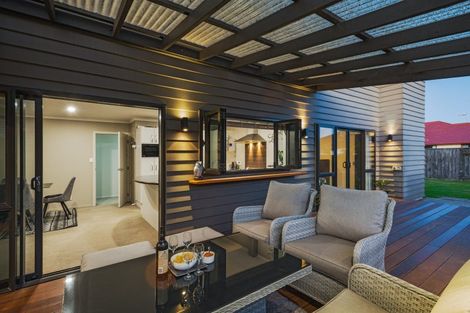 Photo of property in 24 Brooklyn Heights Drive, Kelvin Grove, Palmerston North, 4414