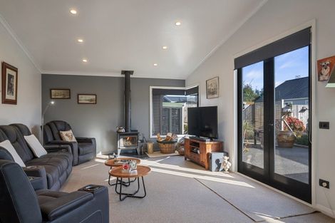 Photo of property in 8a Queenwood Road, Levin, 5510