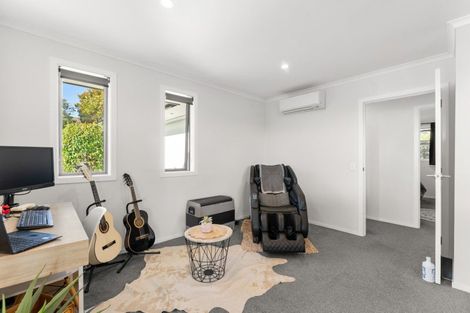 Photo of property in 210 Waikite Road, Welcome Bay, Tauranga, 3175