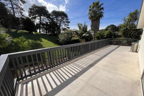 Photo of property in 2/288 Sunset Road, Windsor Park, Auckland, 0632