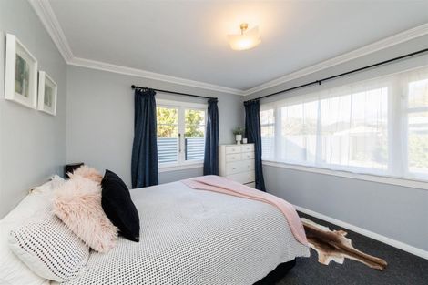 Photo of property in 41 Pahiatua Street, Hokowhitu, Palmerston North, 4410