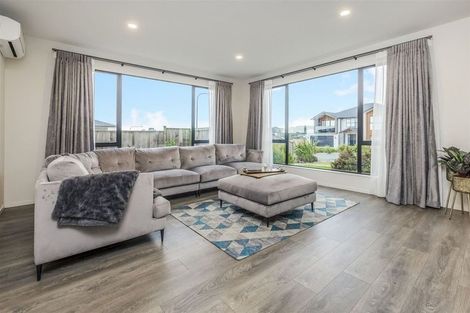 Photo of property in 319 Flat Bush School Road, Flat Bush, Auckland, 2019