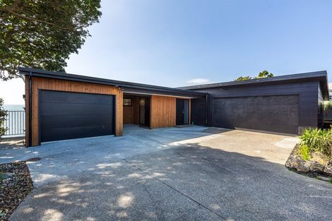 Photo of property in 8a Crispe Road, Clarks Beach, 2122