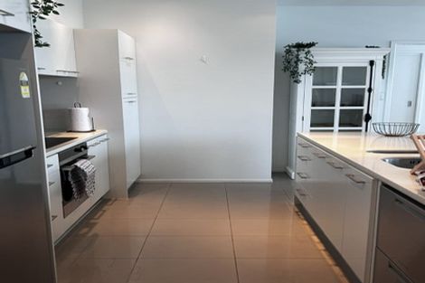 Photo of property in Sentinel Apartments, 402/3 Northcroft Street, Takapuna, Auckland, 0622