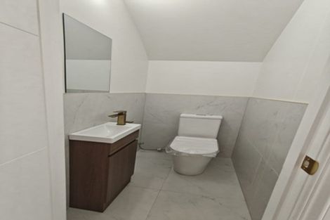 Photo of property in 52d Hutchinsons Road, Bucklands Beach, Auckland, 2014