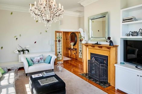 Photo of property in 30 Mcfarlane Street, Mount Victoria, Wellington, 6011